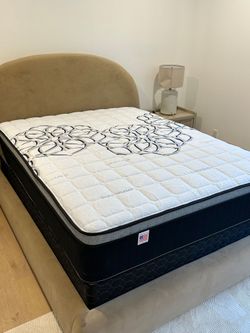 Queen Size Mattress Pillow Top 12" new mattress in a plastic sealed
