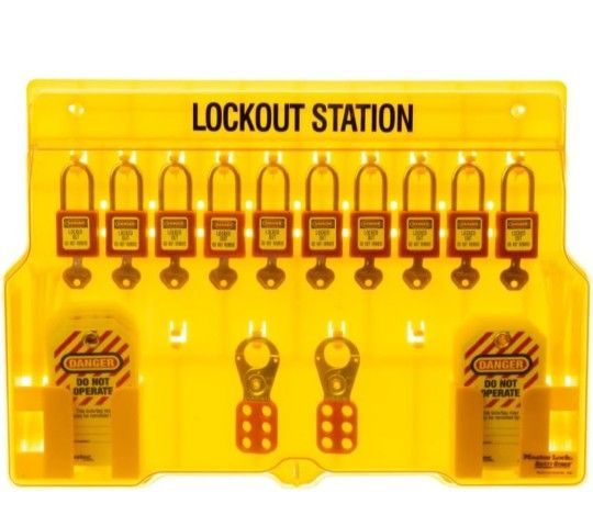 Lock and tag cabinet with locks