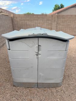 Rubbermaid Resin Outdoor Storage Shed (LxWxH: 75” x 53” x 53”)