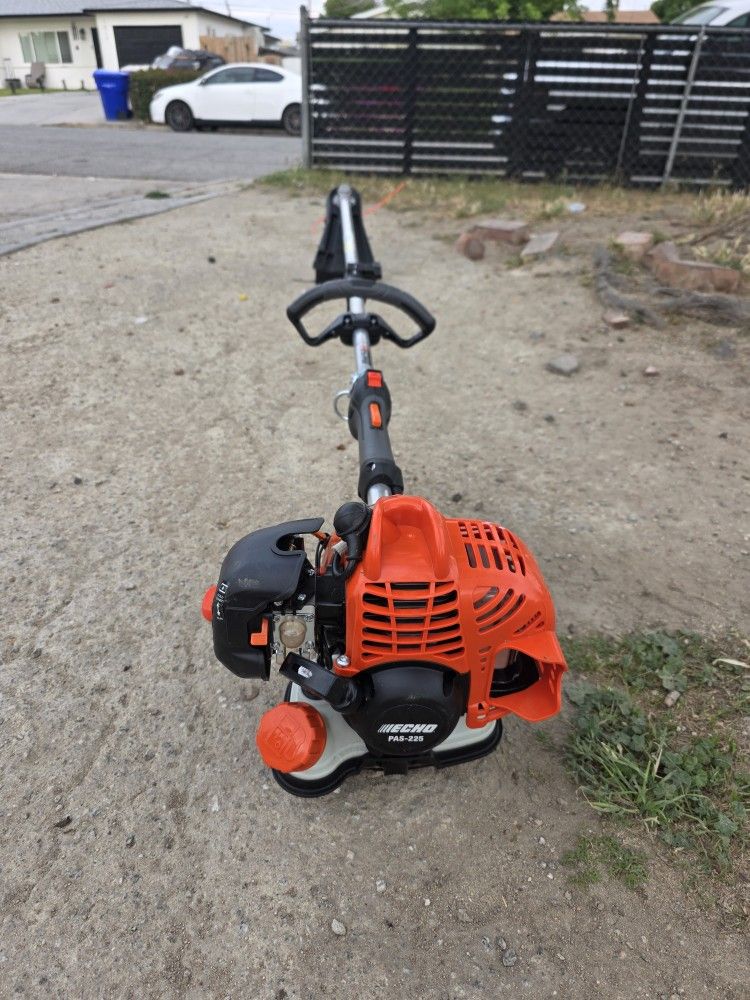 ECHO21.2 cc Gas 2 Stroke Attachment Capable Straight Shaft String Trimmer with 17 in. Swath and Speed Feed Quick Reload Head