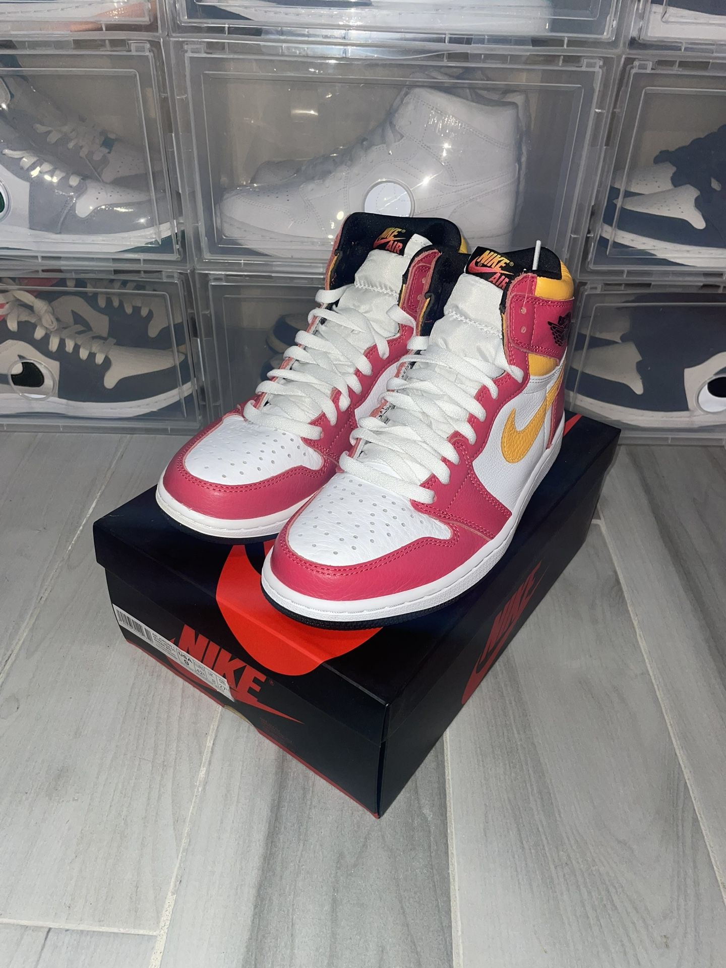 Jordan 1 Retro High OG Light Fusion Red - Size:9 M