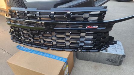 2023 Tahoe z71 Black grille