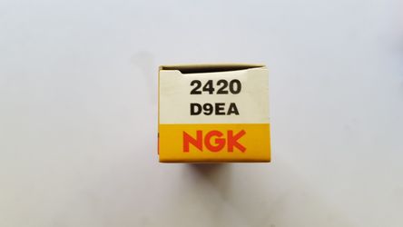 NGK SPARK PLUGS D9EA 2420 NEW