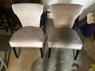 Accent chairs