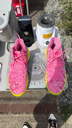 Kyrie 5 Patrick Star size 11.5