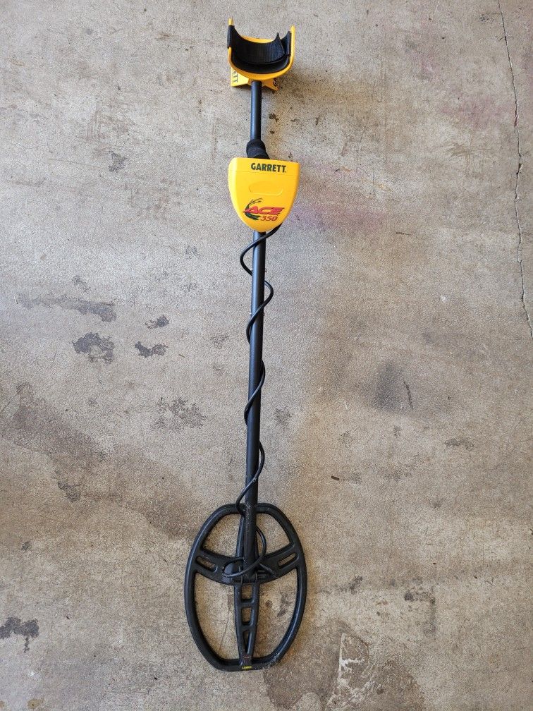 Garrett Ace 350 Metal Detector