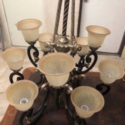 Chandelier Very elegant chandelier in good condition