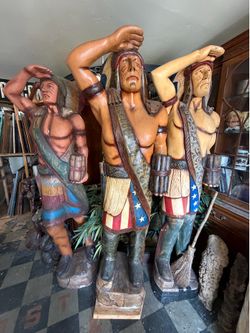 🪵 Monumental Hand-Carved Wooden Native American Statues