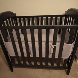 Delta Children’s Mini Crib & Newton Mini Mattress  