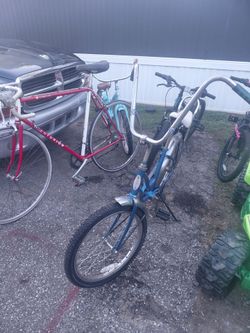 Lot of vintage bikes