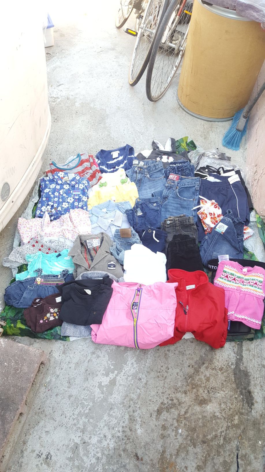 37 pcs of Kids and girls clothing mostly used but some pcs are brand new