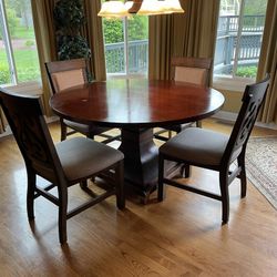 Table & Chairs