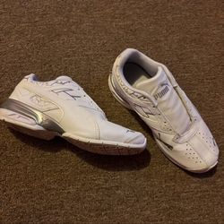 2 PUMA Sneakers 