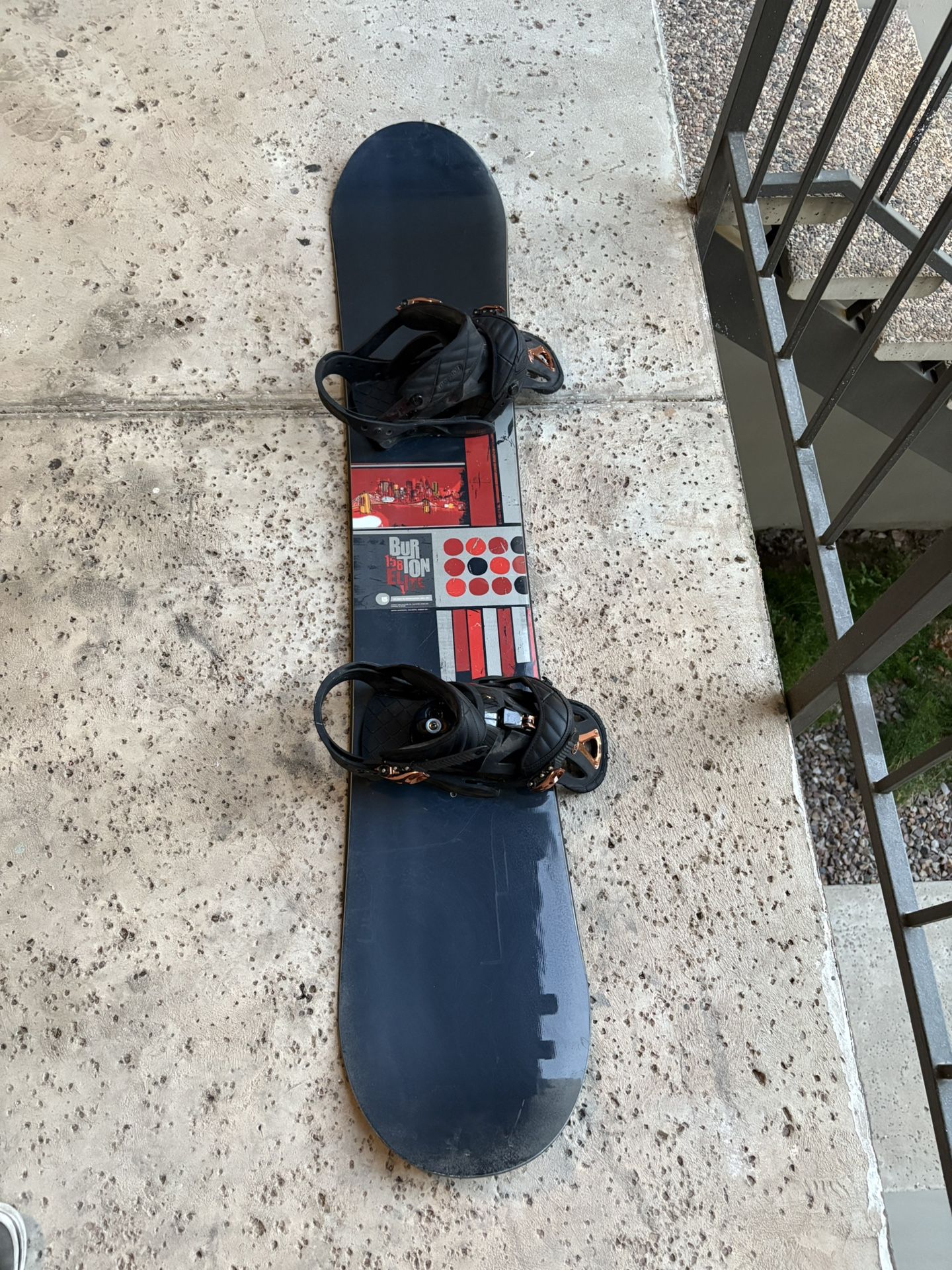 Burton Elite 158CM Men’s Snowboard with Burton Bindings