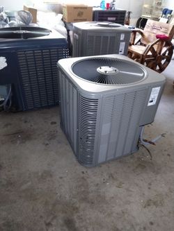 Se venden máquinas de aire acondicionado