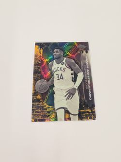 Giannis Antetokounmpo Topps Chrome
