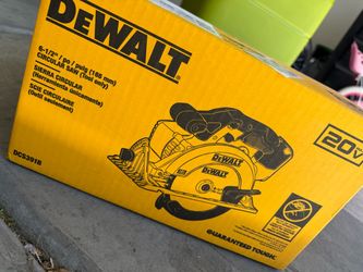DEWALT WOOD SAW