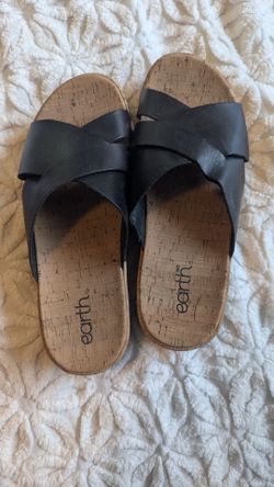 Earth Scout women's slide sandals size 8.5
