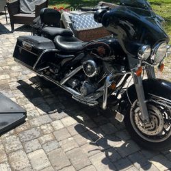 2002 Harley Davidson FLHT $4000