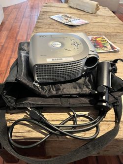 Dell 1201MP DLP Projector with Mount+stand, Bag, Remote, and Cables