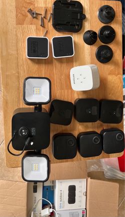 MOVING SALE!! Blink security camera bundle