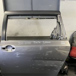 2011-2012-2013-2014-2015-2016-2017-2018-2019-2020 TOYOTA SIENNA LEFT REAR DOOR OEM USED
