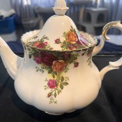 Royal Albert Mini Teapot and Lid