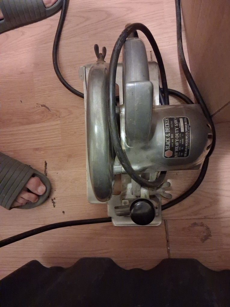 Vintage Black & Decker 8" Heavy-Duty Circular Saw – USA Made – Antique Power Tool
