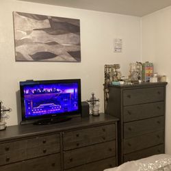 Tv stand/bedroom set