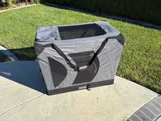Soft sided portable dog kennel