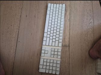 Apple Wireless Keyboard  A1016