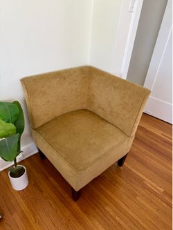 Broyhill golden yellow corner chair
