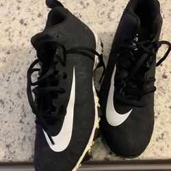 Nike Alpha Cleats Boys Size 6 