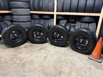 35/12.50R18 Ford F250 Wheels