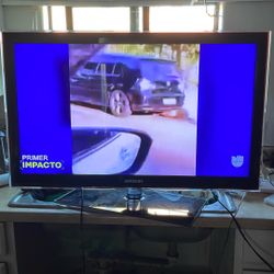 Samsung TV  36x32