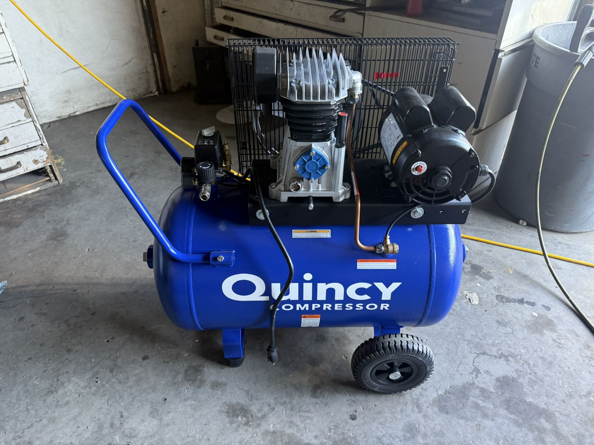 NEW !!! Quincy 2-HP 24-Gallon Portable Air Compressor 7.4 CFM / $800 Firm