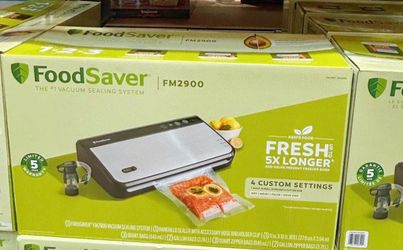 Food saver vacuum sealing system