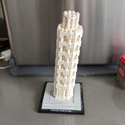 Lego  leaning tower of Pisa