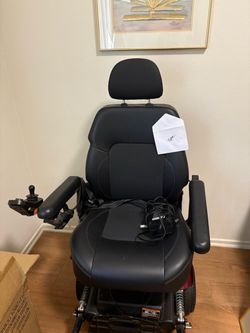 Electric chair never used like new