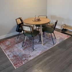 5' x 8' Area Rug