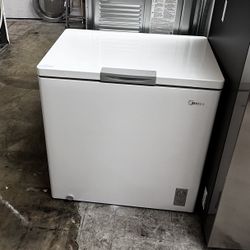 NEW MIDEA CHEST FREEZER