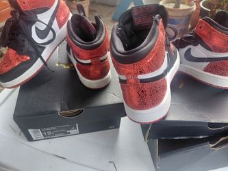 JORDAN 1 RETRO  de niño talla 11c y 12c  $25 p0r par