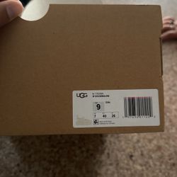 Women UGG SIZE 9