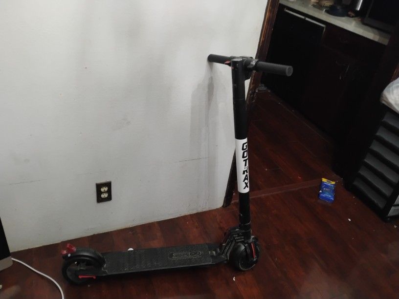 GoTrax Electric Scooter