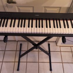 Yamaha Piagerro NP-11 Portable Slim (61-Key) Digital Piano Keyboard w/ Stand & Sustain Pedal!!!