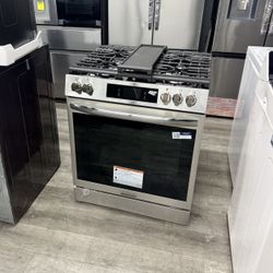 🔥Frigidaire Gallery Stainless Steel Slide In Gas Range🔥
