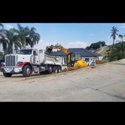 Dump Truck  And Tractor