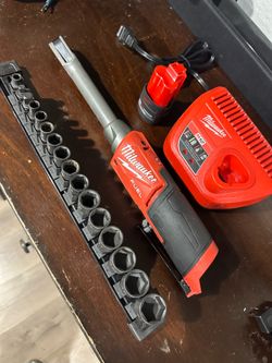 Milwaukee 3050-21 M12 FUEL INSIDER Extended Reach Box Ratchet Kit