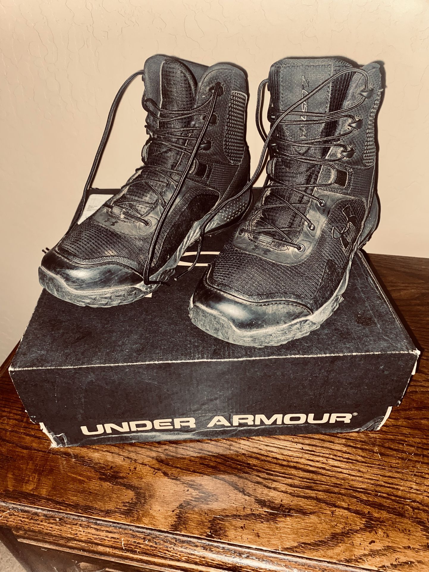 Under Armour Men’s Boots 8.5