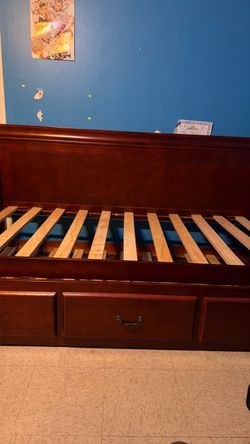 Trundle bed
